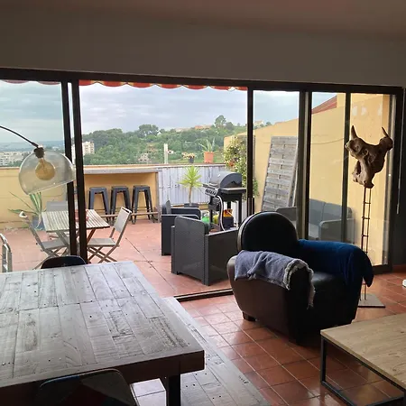 T2 Traversant Avec Grande Terrasse Et Piscine Apartment *